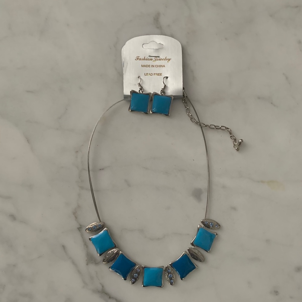 🌸3/$20🌸 Necklace and Matching Earrings Set